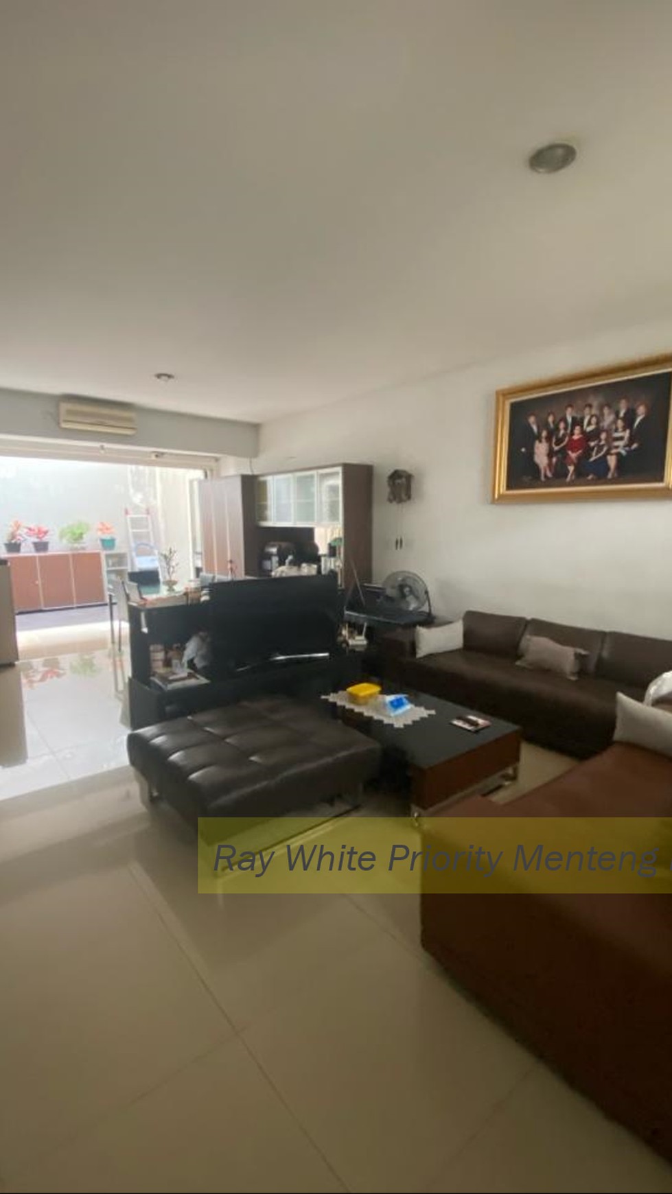 Rumah Modern Hook Dalam Lingkungan Private di Bintaro, Pesanggrahan, Jakarta Selatan