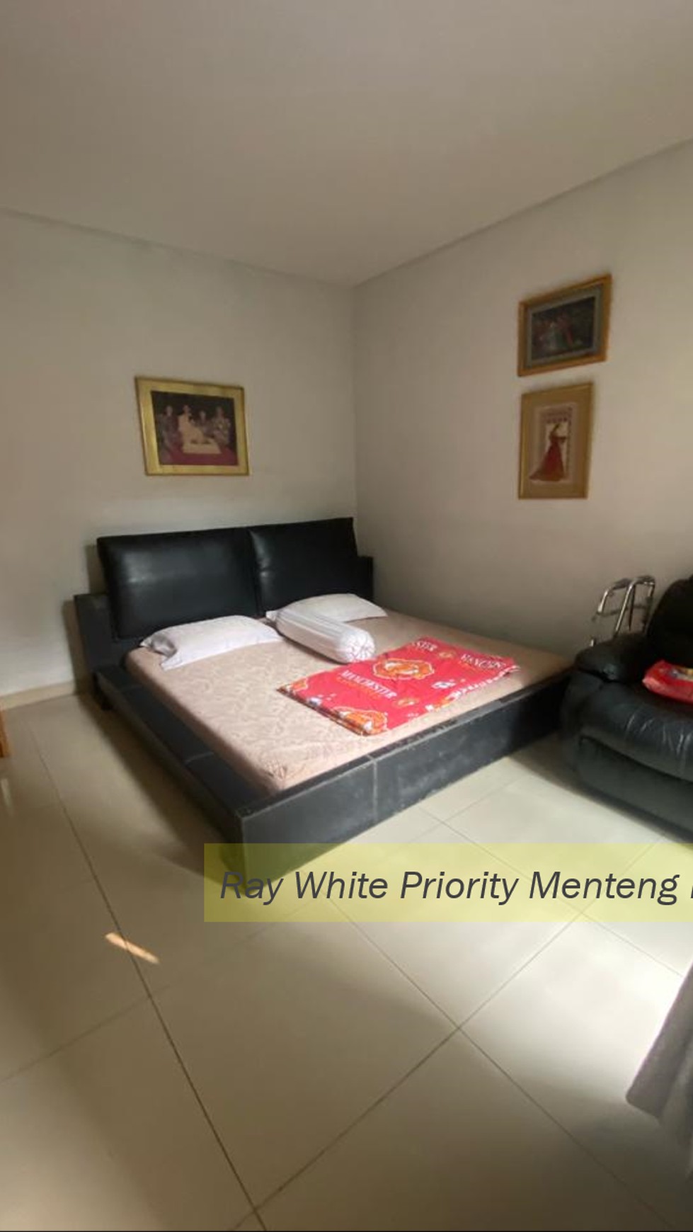 Rumah Modern Hook Dalam Lingkungan Private di Bintaro, Pesanggrahan, Jakarta Selatan