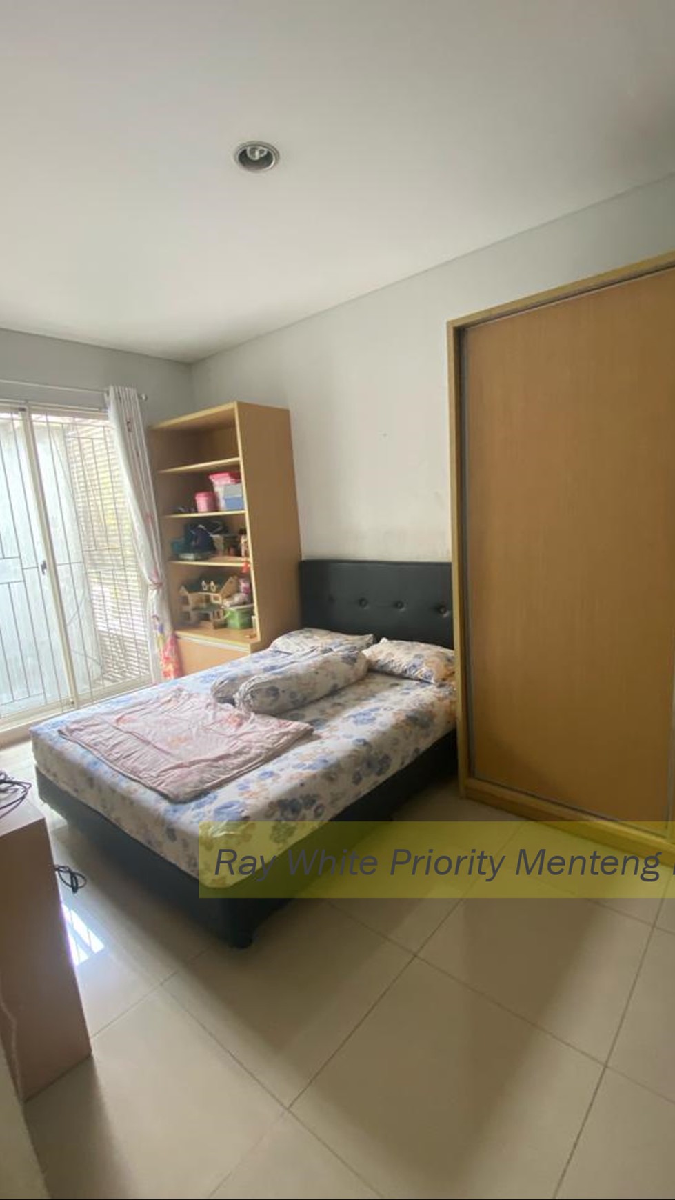 Rumah Modern Hook Dalam Lingkungan Private di Bintaro, Pesanggrahan, Jakarta Selatan