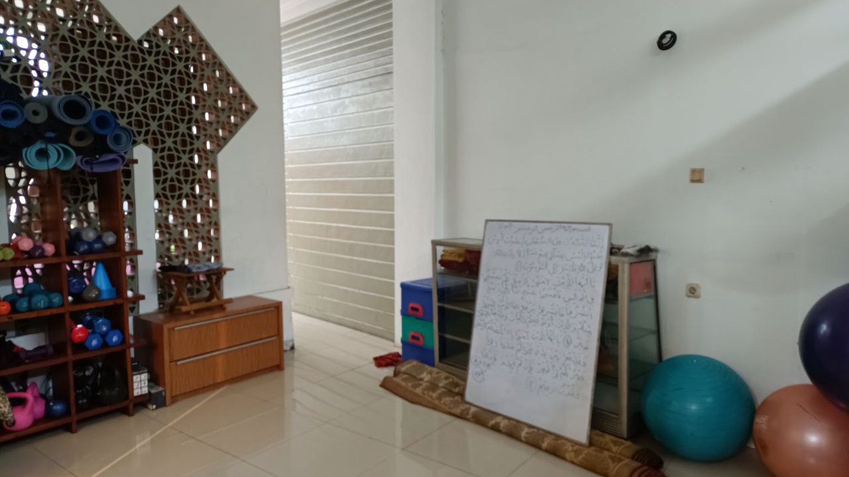 Rumah Siap Huni Lokasi Strategis dan Dapat difungsikan untuk Ruang Usaha @Elang Raya, Bintaro