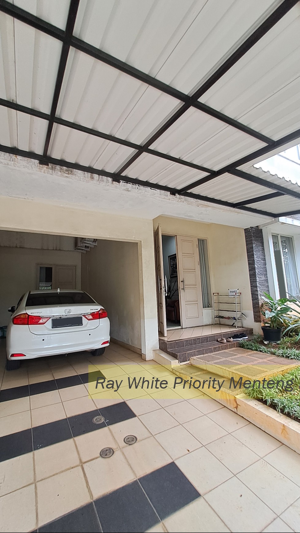 Rumah Semi-Furnished di Kawasan Eksklusif Pondok Hijau Golf, Gading Serpong, Tangerang Selatan