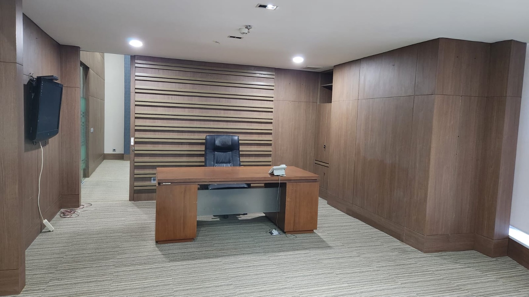 Disewakan Gedung Kantor di  Epicentrum Epiwak Office, Siap Pakai