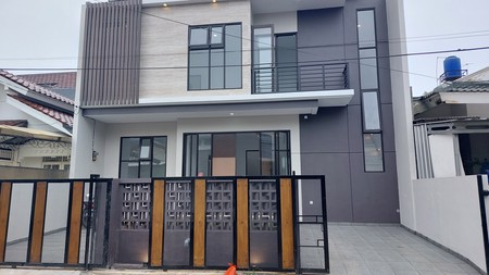 Rumah Brand New, Lokasi strategis, keamanan 24 jam, Bebas banjir di Bintaro