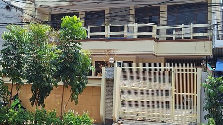 Rumah 3 lantai cocok untuk Kost an, Lokasi strategis di Jl.Muwardi Grogol