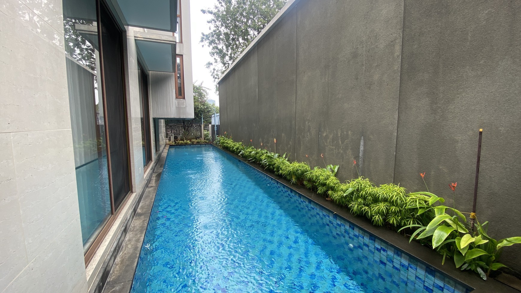 Beautiful and luxury modern house at darmawangsa area, kebayoran baru