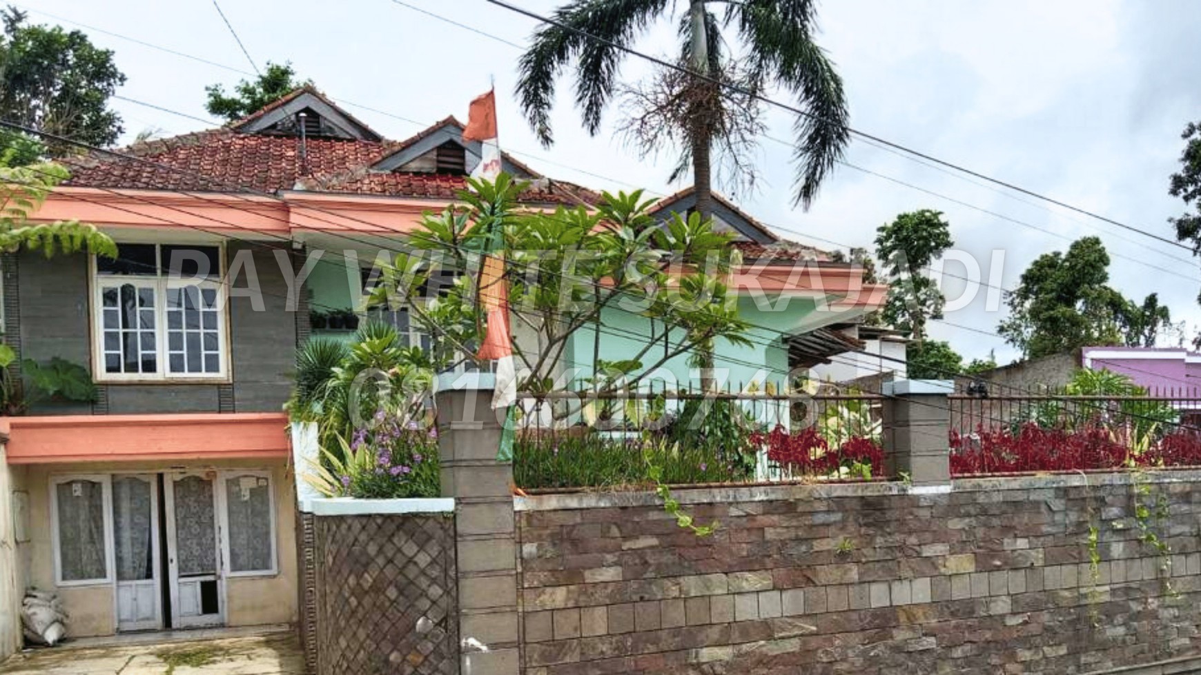 RUMAH Hitung Tanah di Jalan Sukamulus, Parongpong