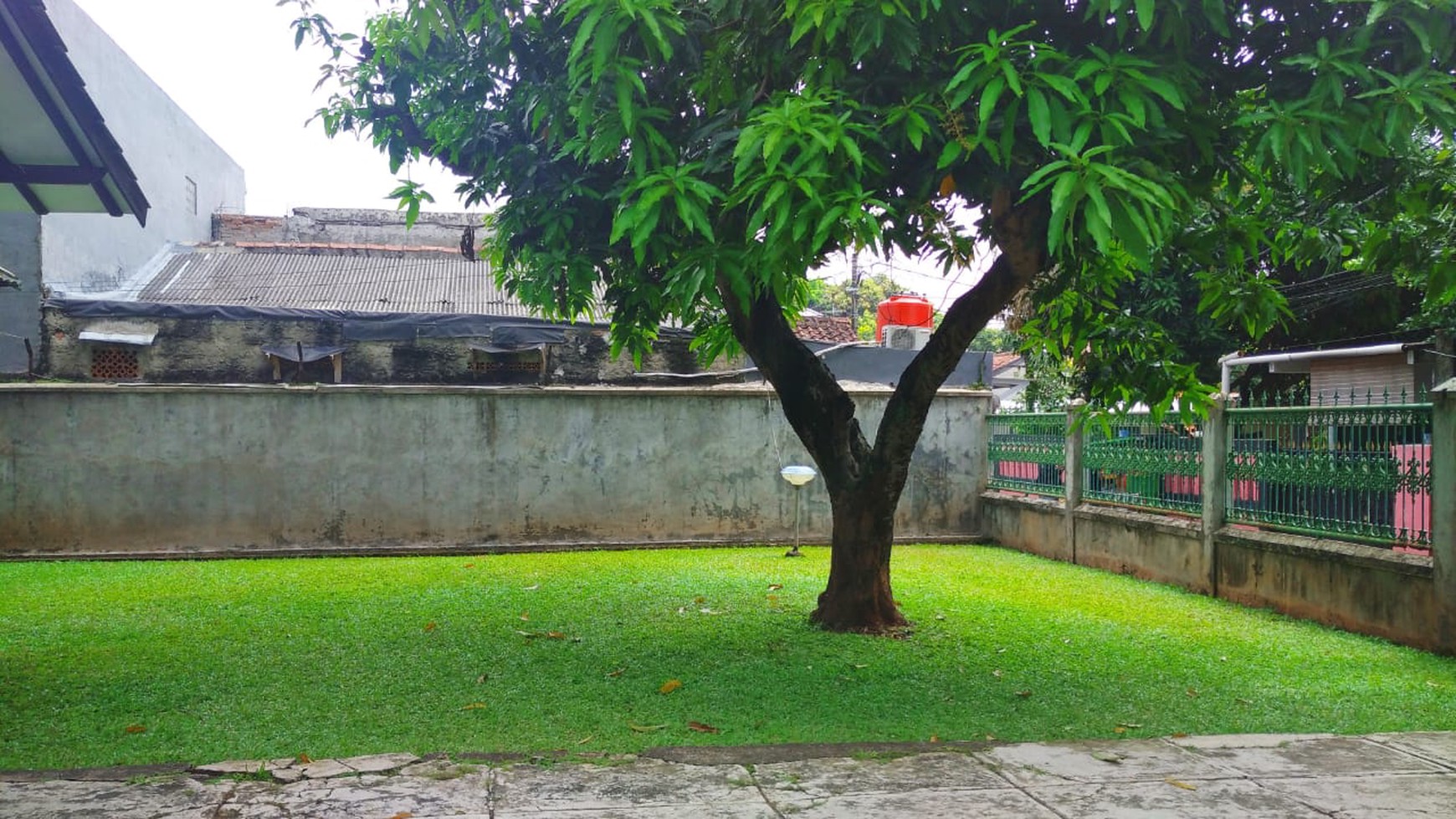 Jagakarsa warung sila luas 556 rumah hitung tanah