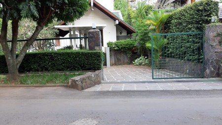 Rumah Mewah Siap Pakai di Setrasari Kulon, Bandung