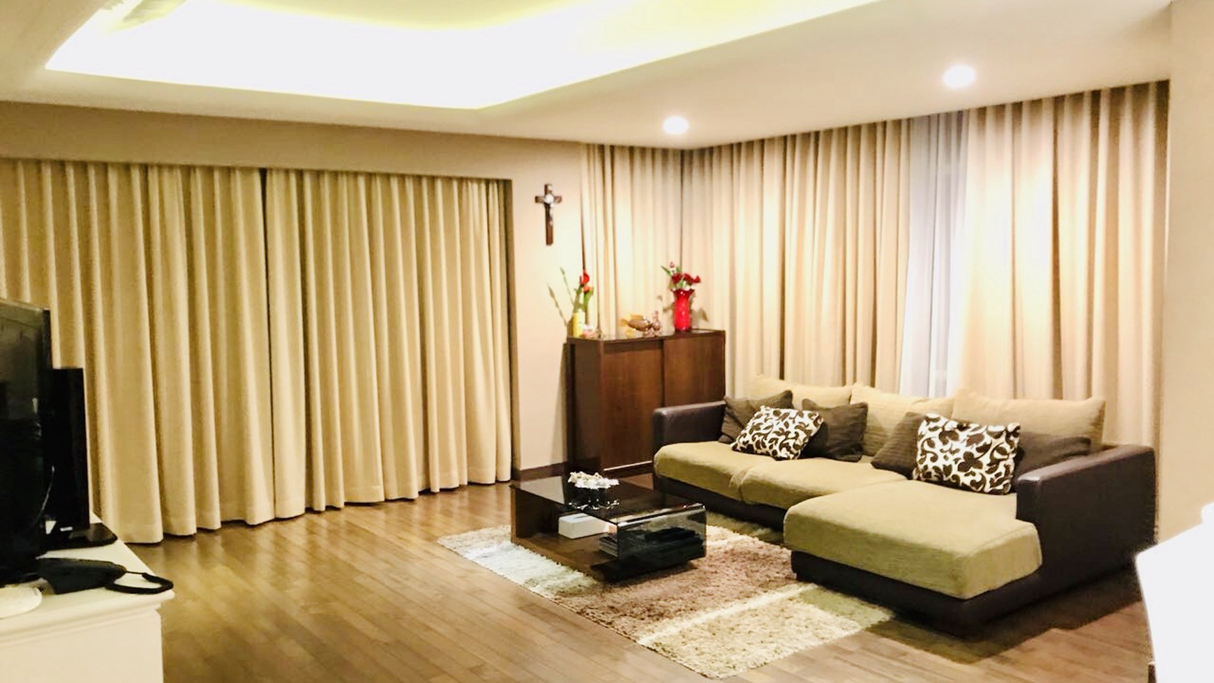 APARTEMEN ROYAL MEDITERANIA GARDEN, JAKARTA BARAT