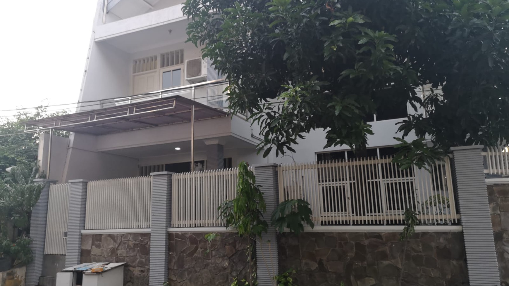 Rumah Dijual Jalan Simpang Darmo Permai Selatan Surabaya Semi Furnished Rumah Hook 2 Lantai