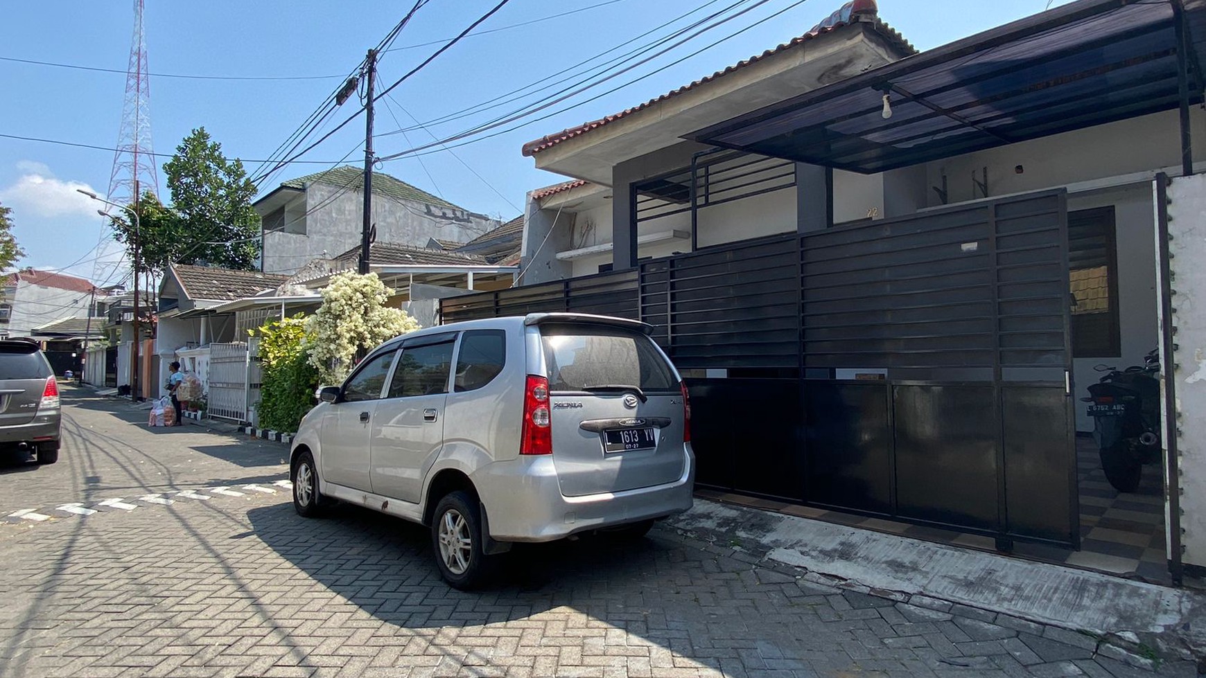 Rumah Dijual Jalan Simpang Darmo Permai Selatan Surabaya 1,5 Lantai