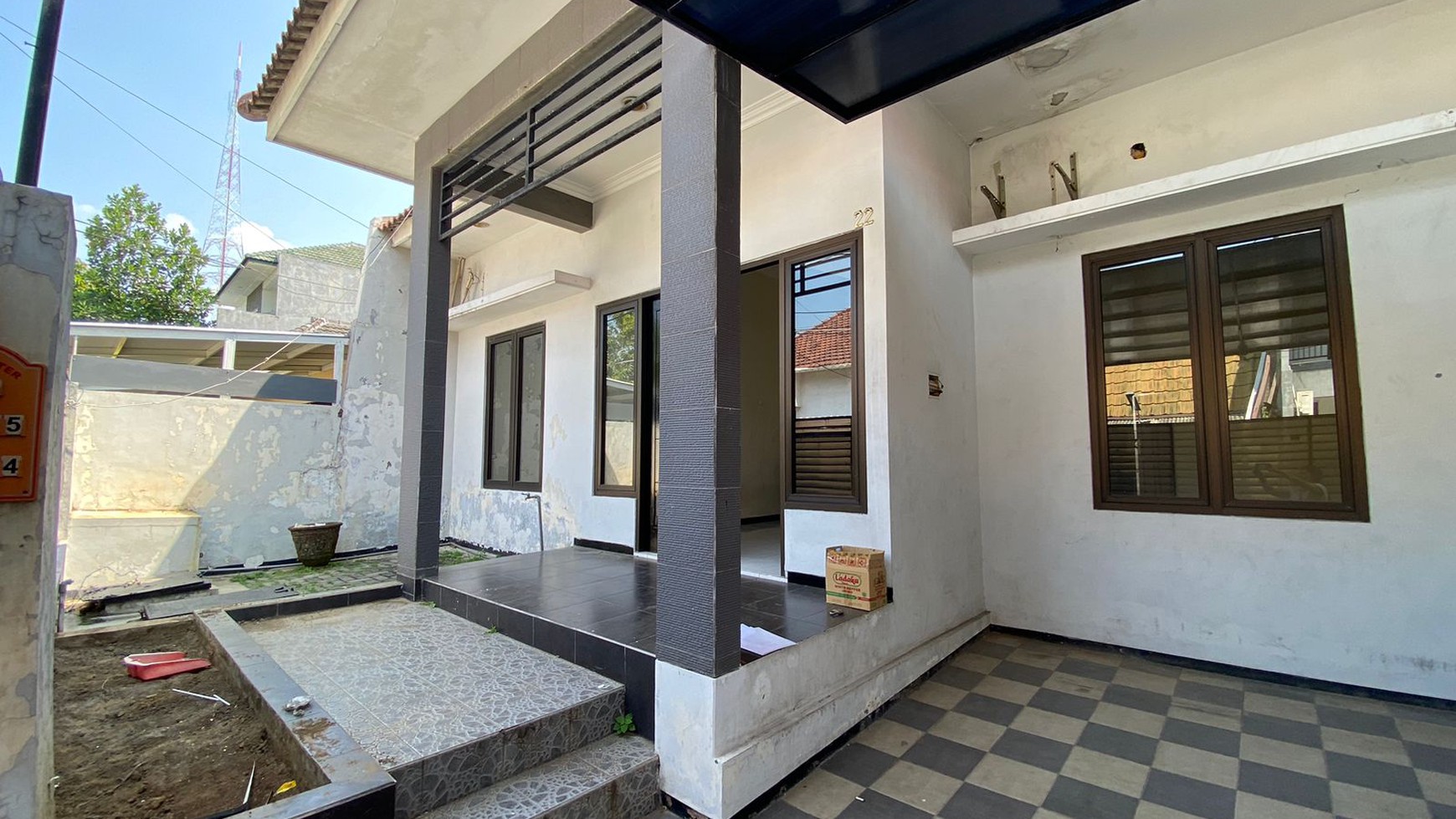 Rumah Dijual Jalan Simpang Darmo Permai Selatan Surabaya 1,5 Lantai