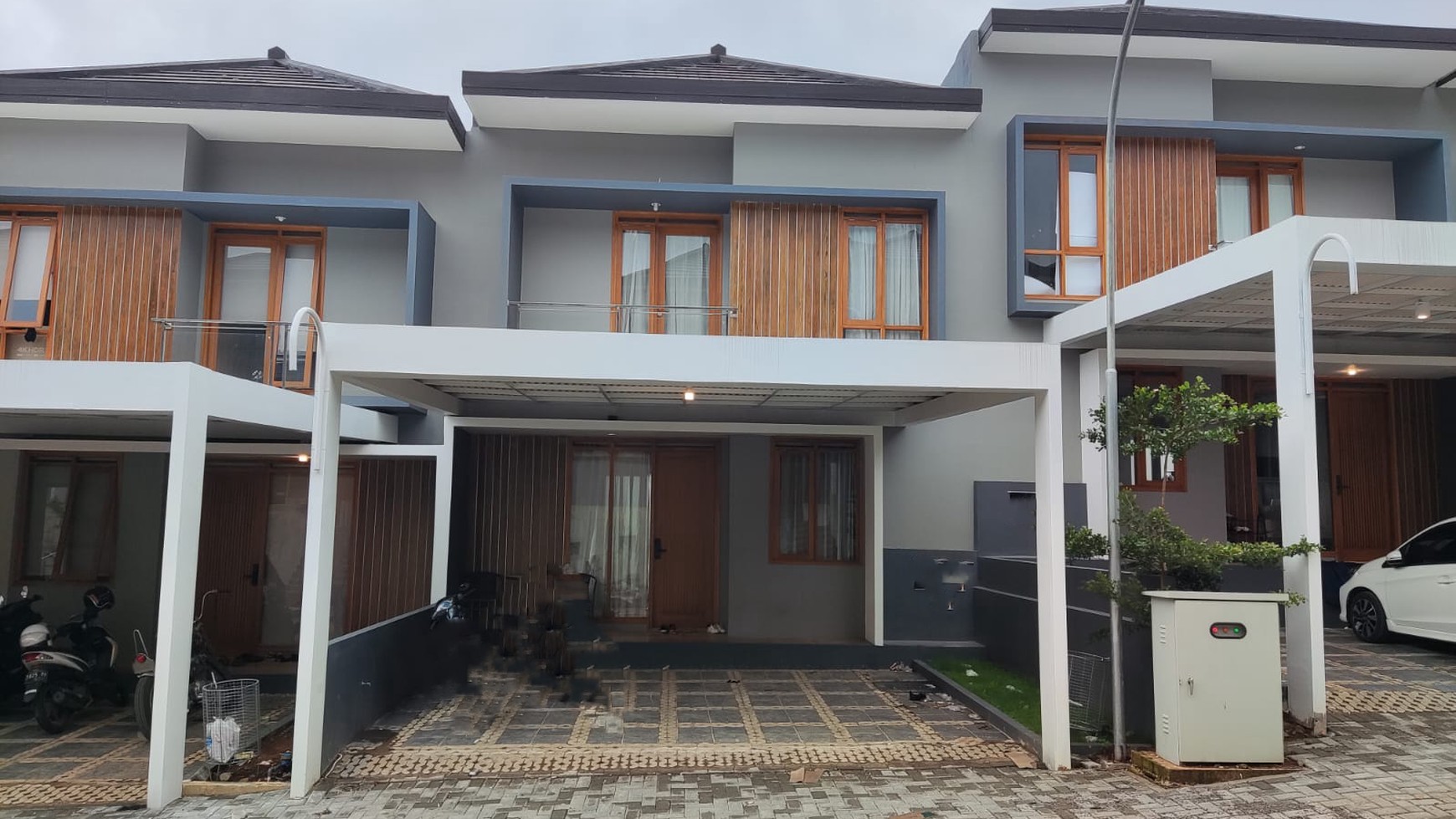 BAGUS! Rumah 2 Lantai Semifurnished  Siap Huni di Bali Garden City!