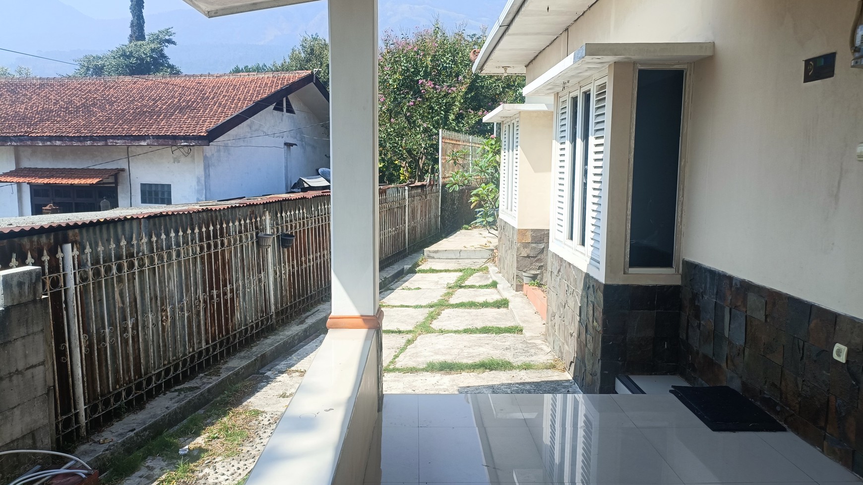 1577. Dijual Vilaa Jl. Raya Trawas Tretes, Trawas, Mojokerto