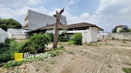 Rumah di Mampang Prapatan, Cocok buat tempat usaha, parkir 20 mobil