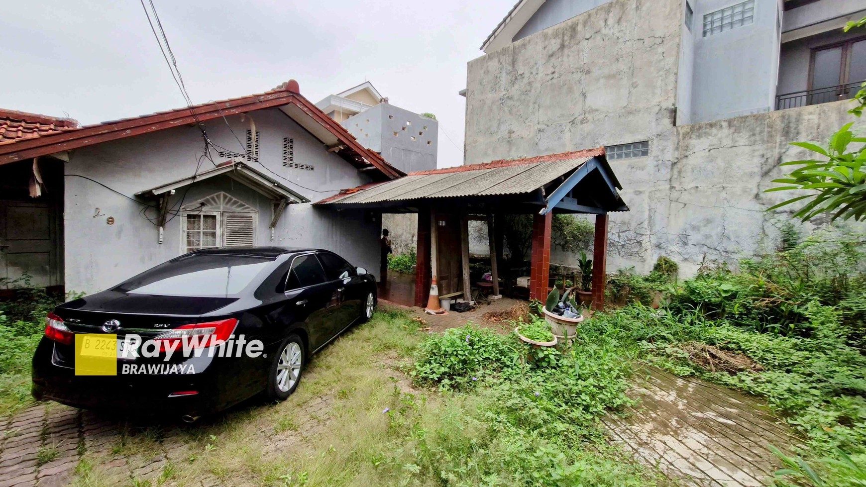 Rumah lama di jl Rambutan, Pejaten Barat, dekat stasiun KA Ps Minggu