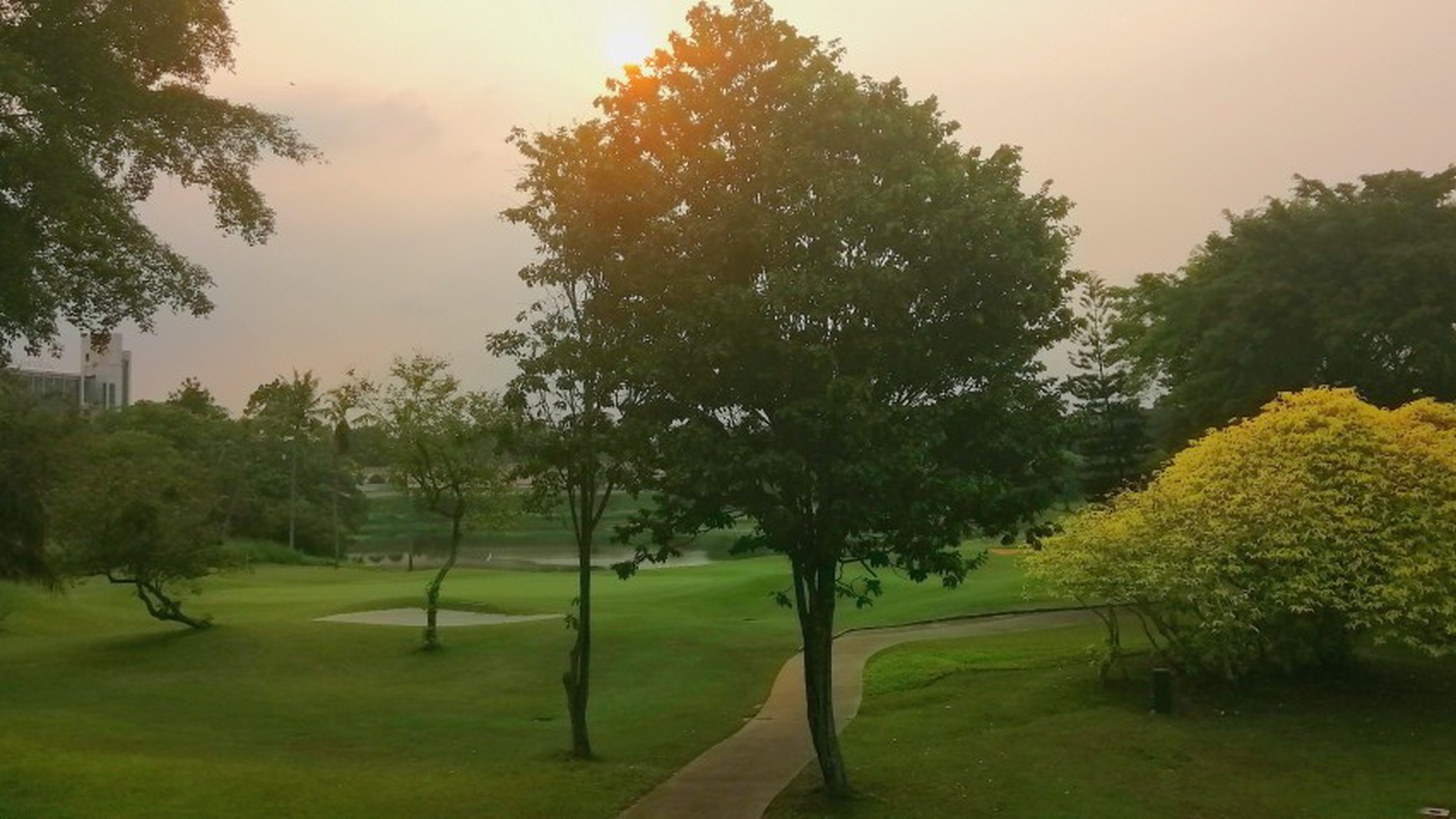 Paramount Hill Golf Residence kavling siap bangun
