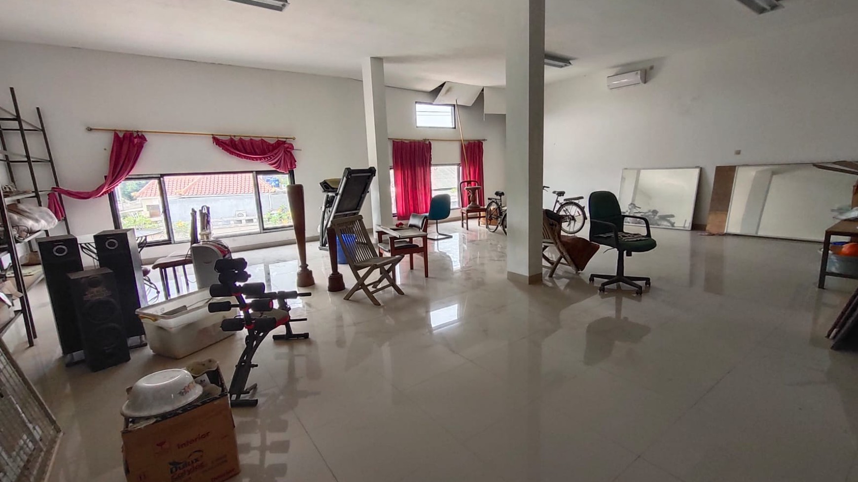 Jalan Gondang Belakang Grand Wisata Bekasi, ruko gandeng strategis dijual cepat.