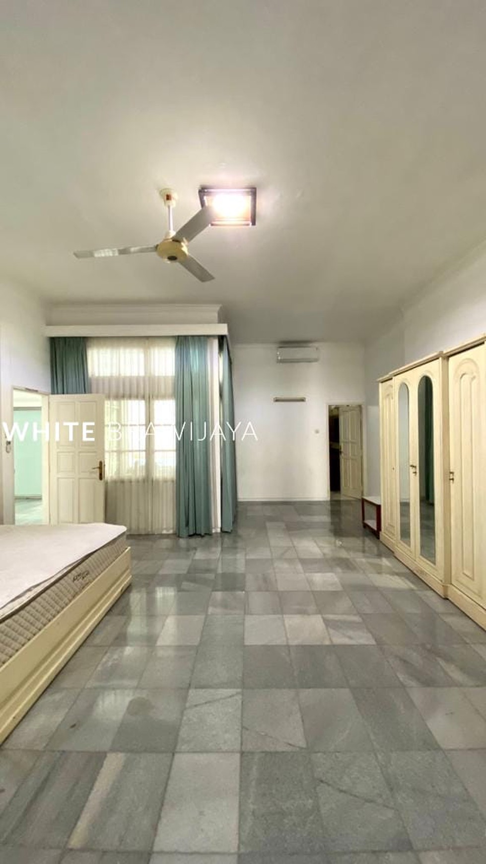 Rumah Besar Siap Huni Area Cipete Selatan