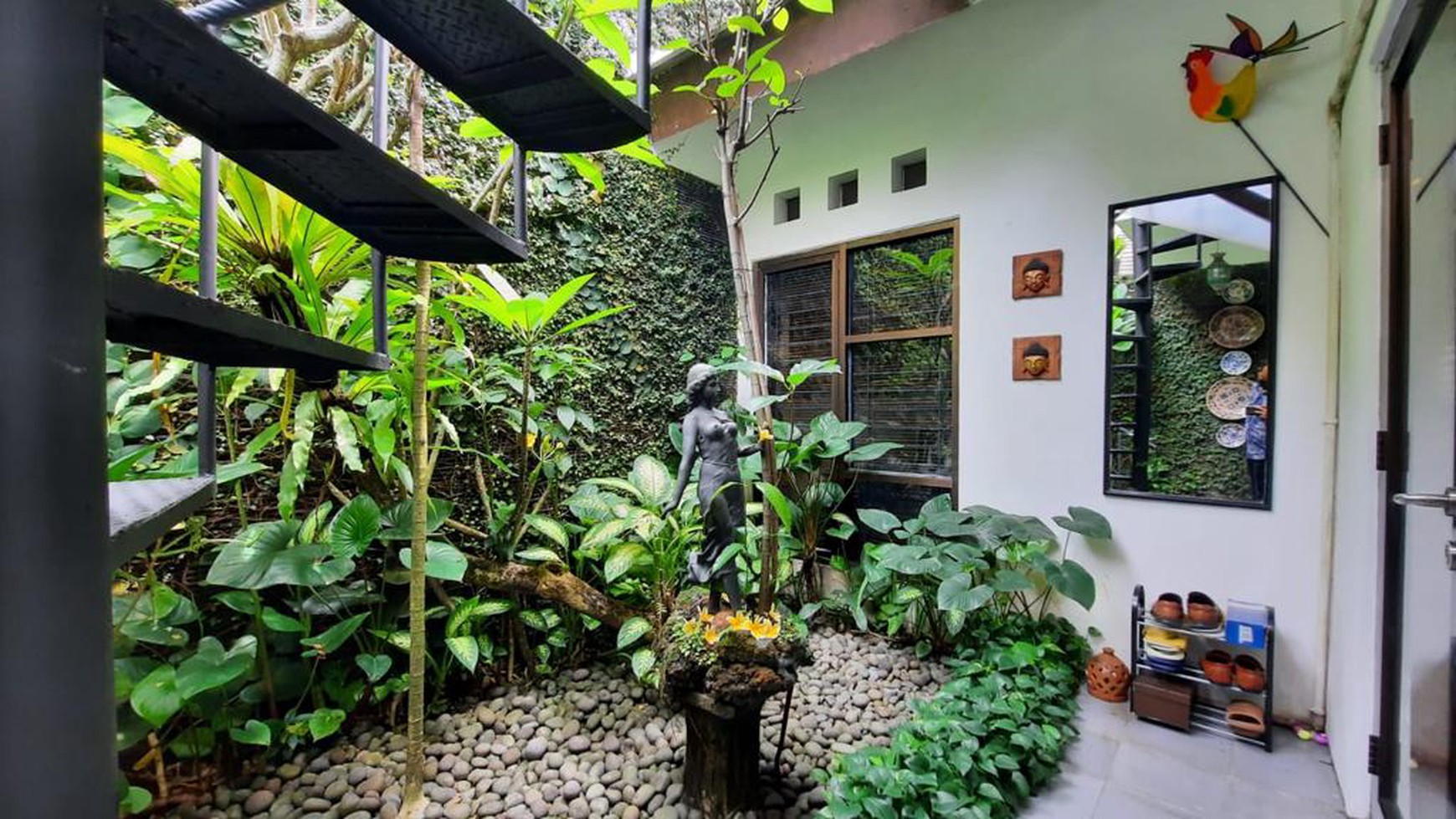 Rumah Cantik Siap Huni dengan Lingkungan Asri dan Hunian Nyaman @Bintaro Sektor 9