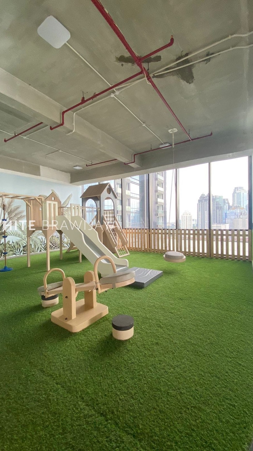 Exclusive & Luxurious PENTHOUSE