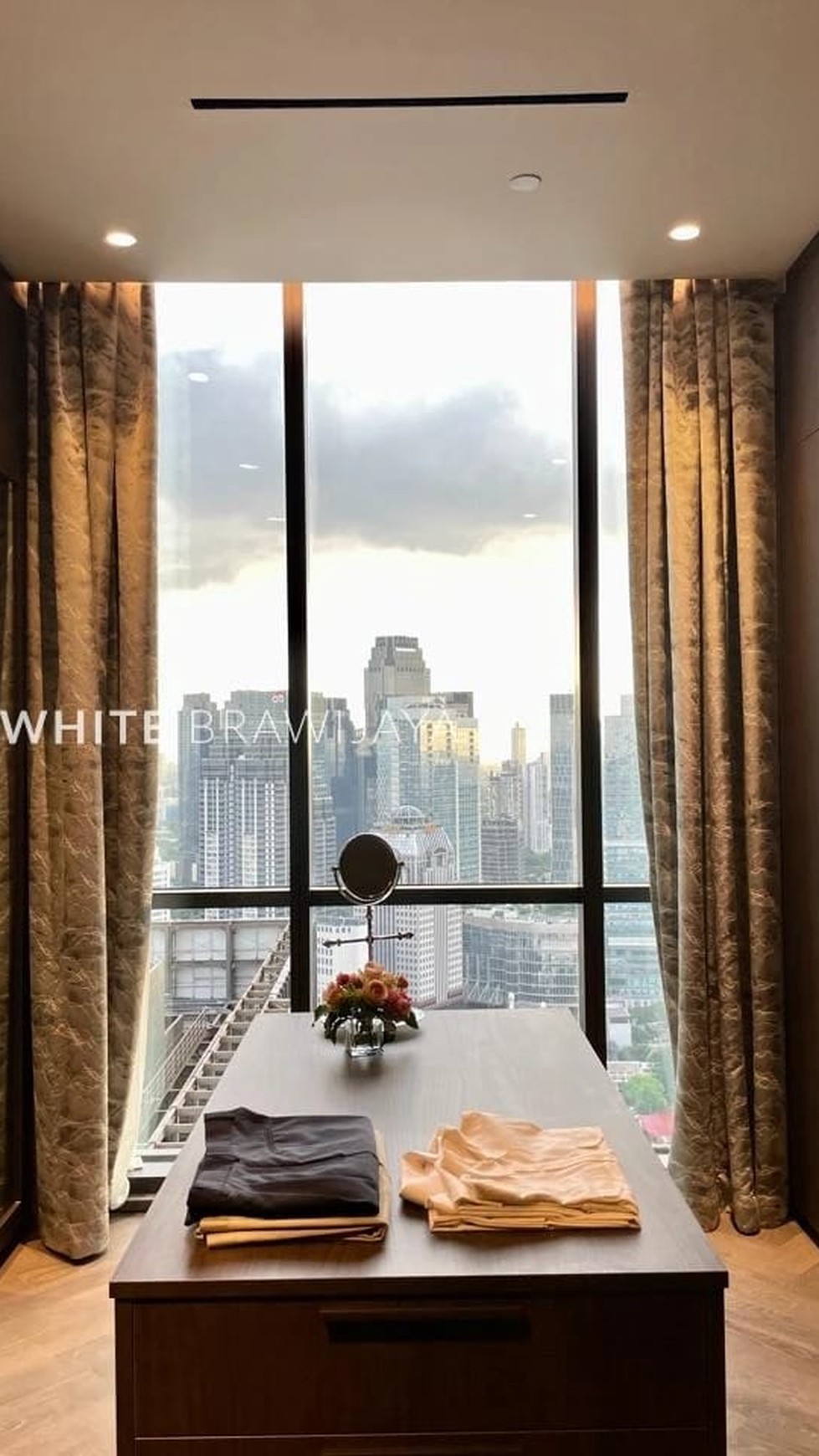 Exclusive & Luxurious PENTHOUSE