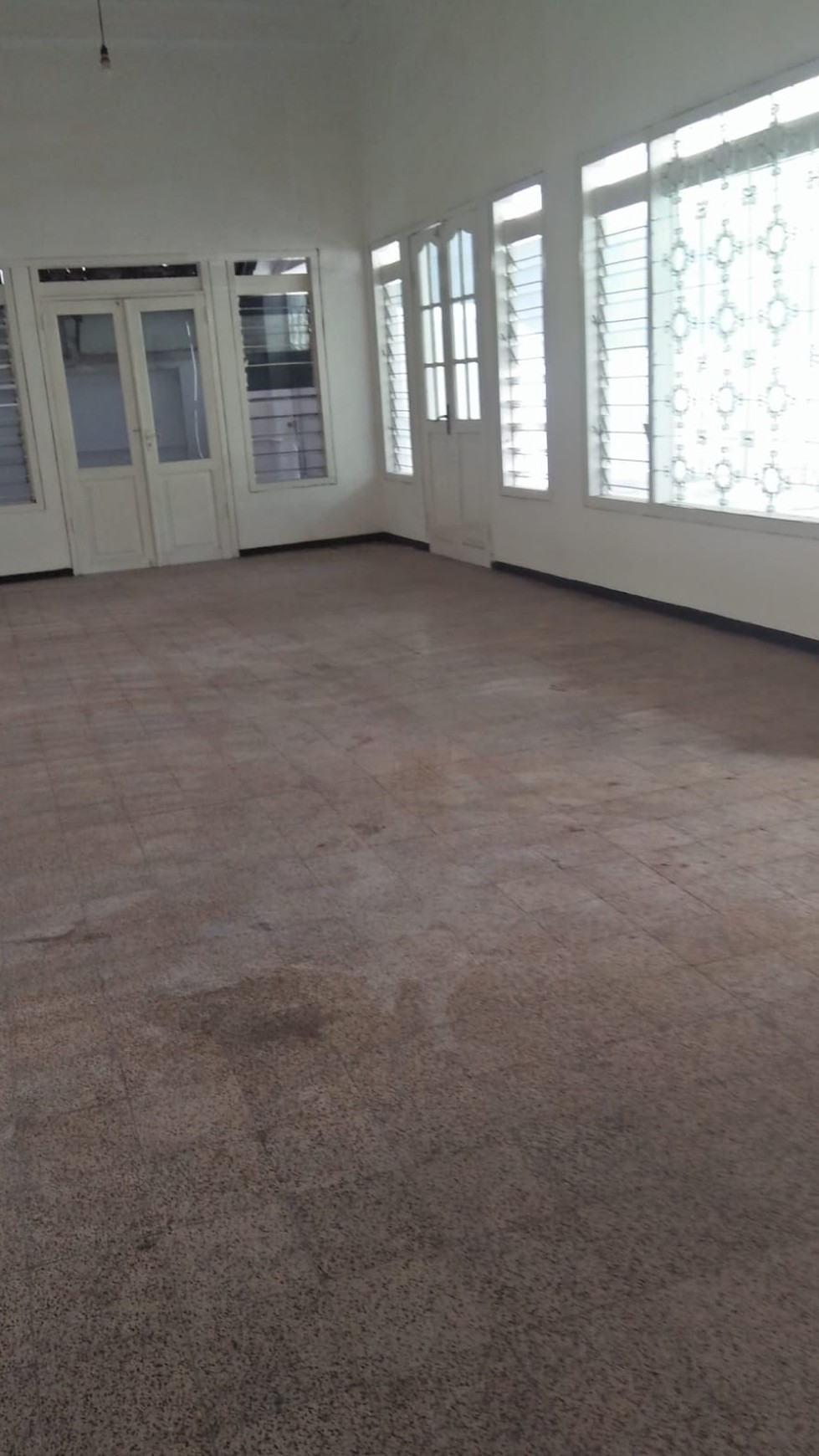 1572. Dijual Rumah Nias (daerah Gubeng) Surabaya Pusat