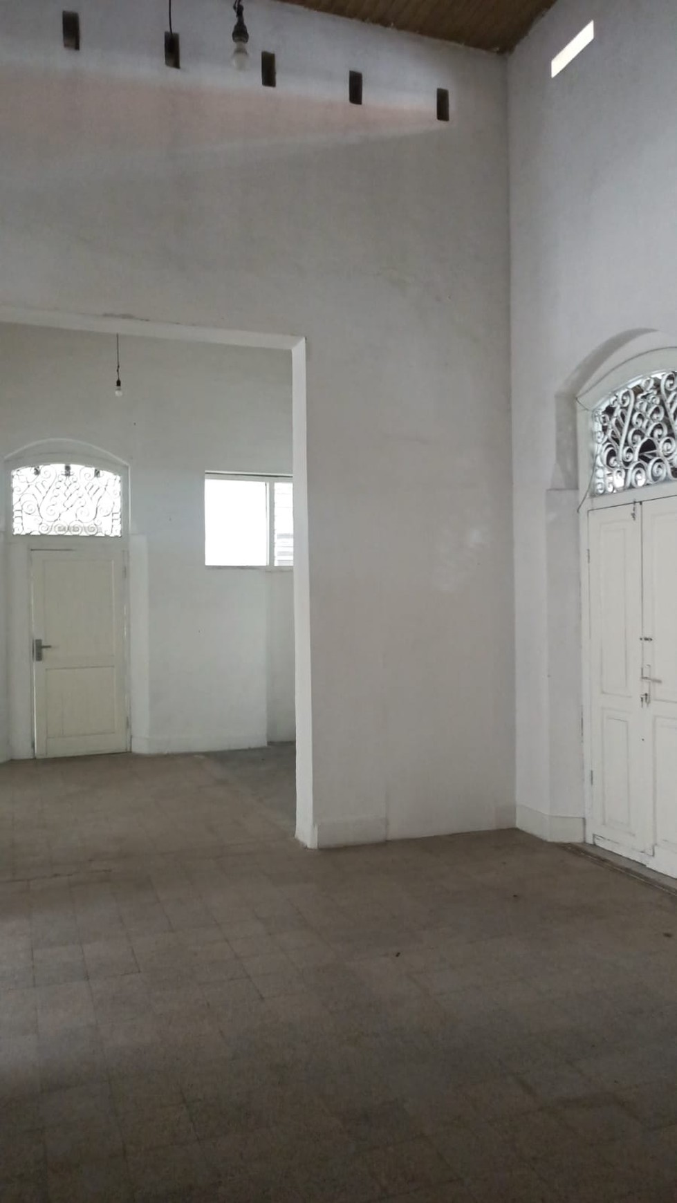 1572. Dijual Rumah Nias (daerah Gubeng) Surabaya Pusat 