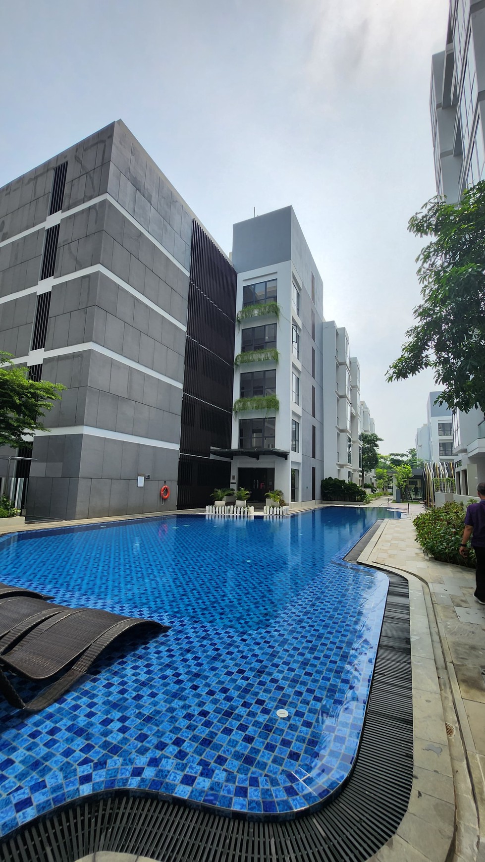 MURAH Dijual Apartemen Rosebay Graha Family 2 Bedroom FULL FURNISHED Tower B Lantai 3 Best City View dekat Pakuwon Mall, National Hospital