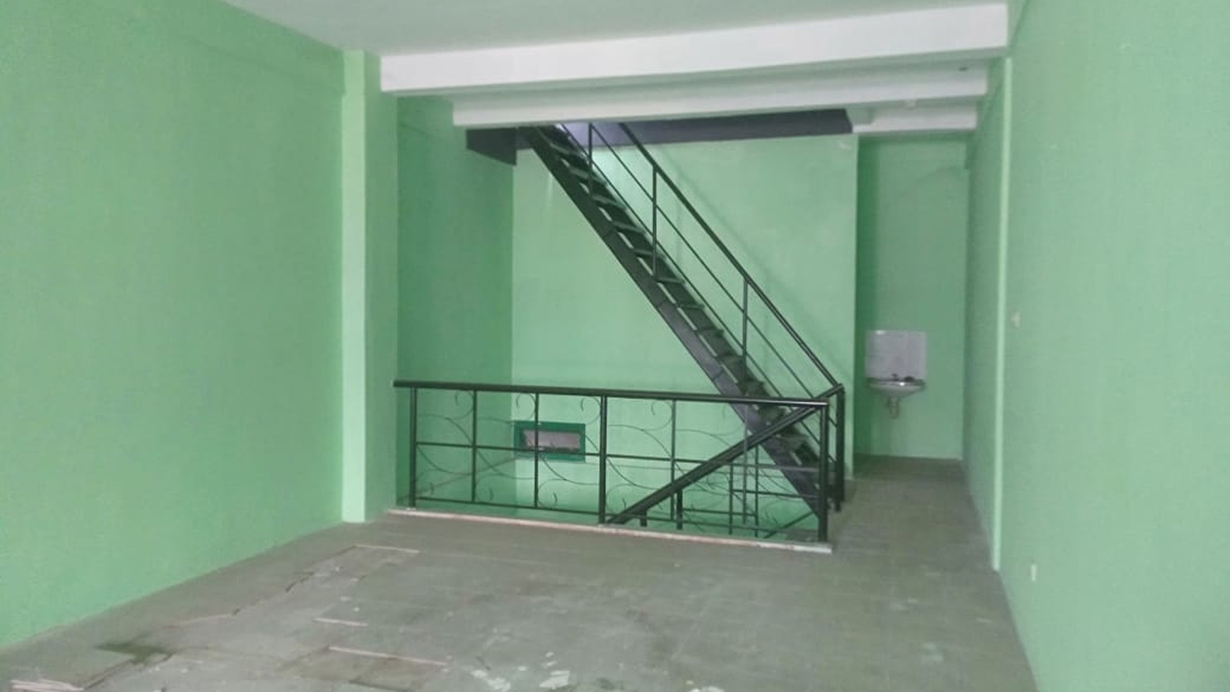 1570. Ruko pengampon Square Surabaya