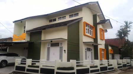 Rumah Asri Hook di Komplek Taman Kopo Indah
