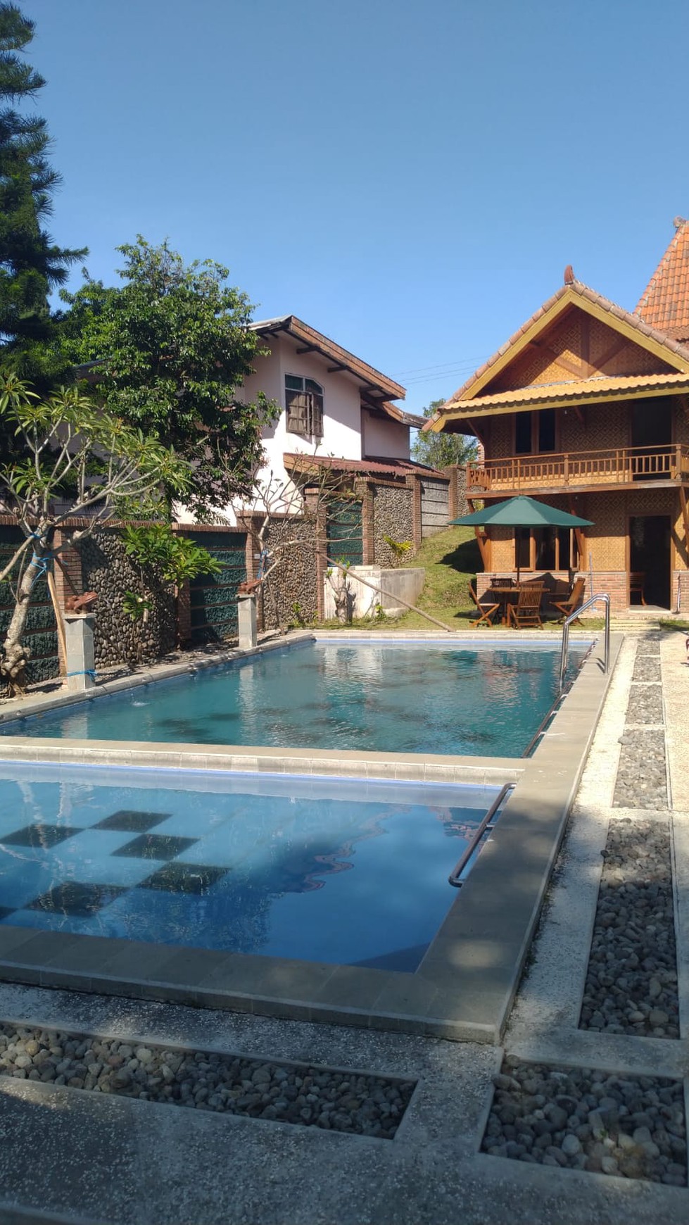 1566. Dijual Villa Jl Rego Lenong, dsn Kemloko Trawas
