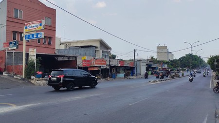 Ruko di jalan bekasi timur diponegoro 1 strategis di jual cepat.