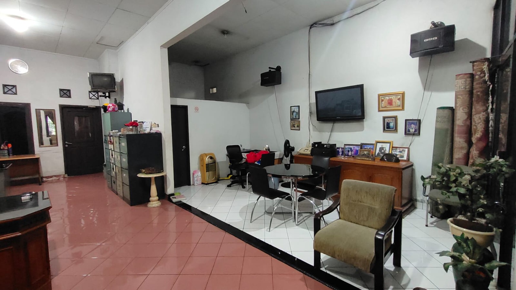 Ruko di jalan bekasi timur diponegoro 1 strategis di jual cepat.
