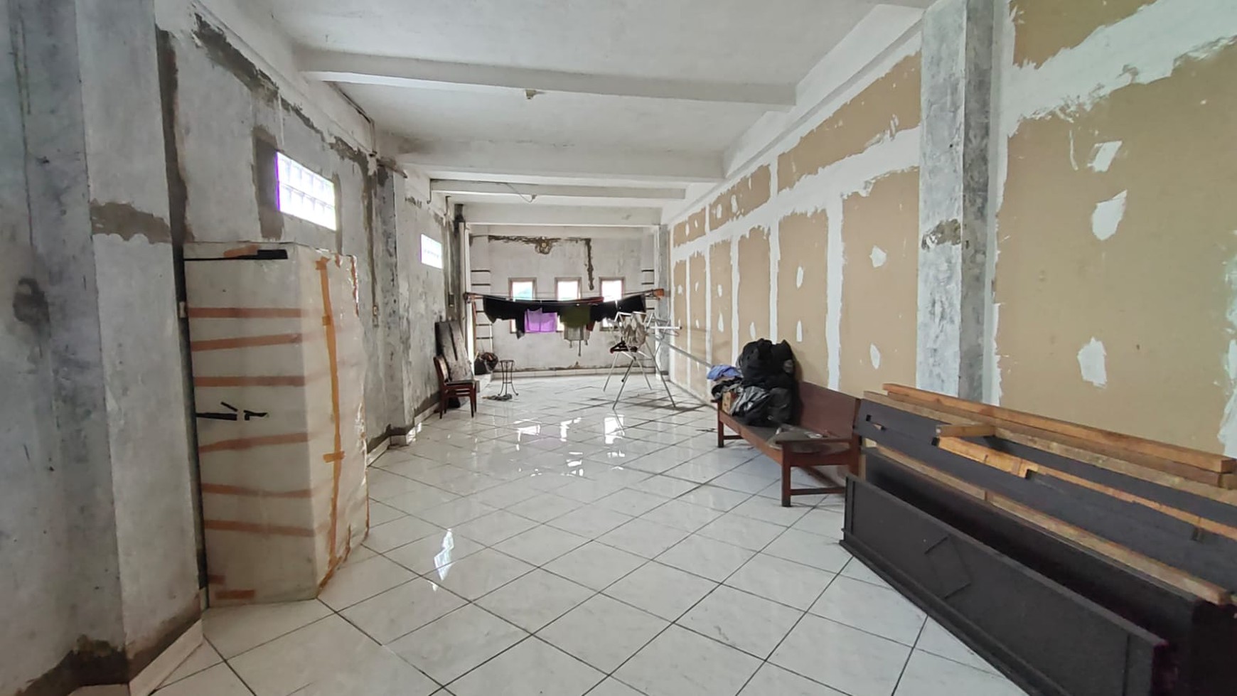 Ruko di jalan bekasi timur diponegoro 1 strategis di jual cepat.
