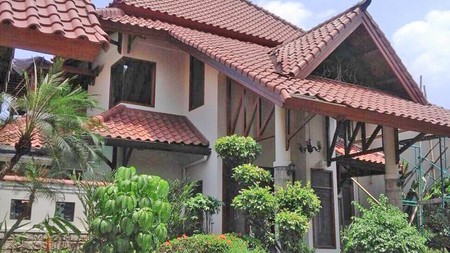 Rumah Tanah Luas Lokasi Exclusive Pondok Indah Jakarta Selatan