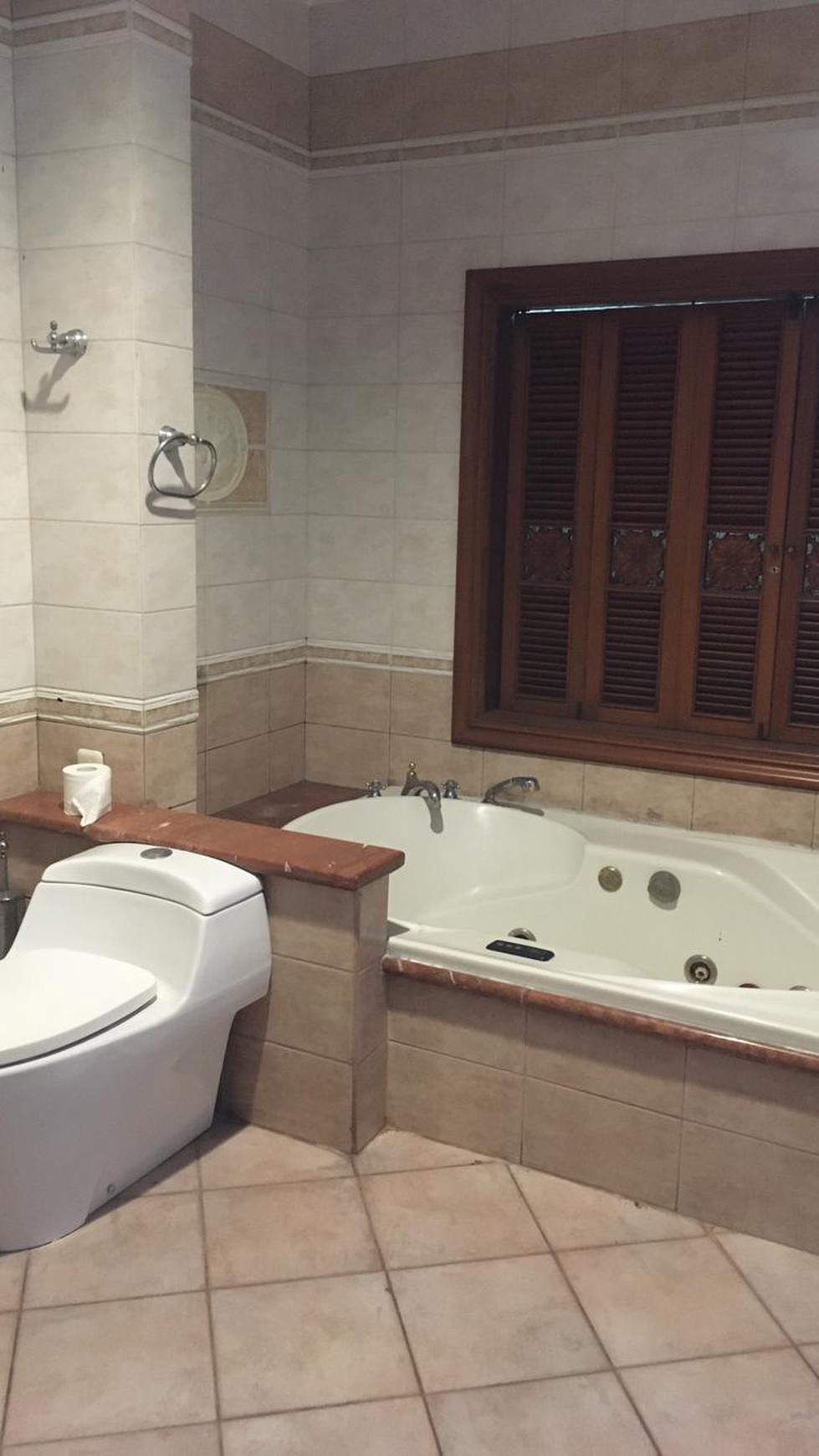 Rumah Tanah Luas Lokasi Exclusive Pondok Indah Jakarta Selatan