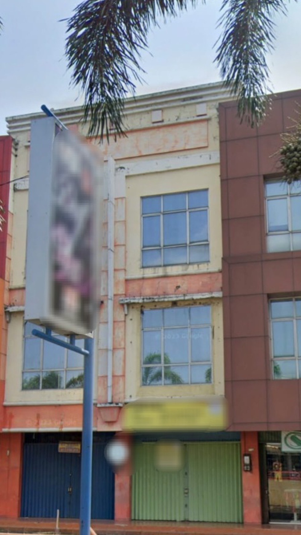 RUKO DI MAL CIKAMPEK JL AHMAD YANI, SEJAJAR KFC & DEKAT PINTU MASUK MALL #DDDH