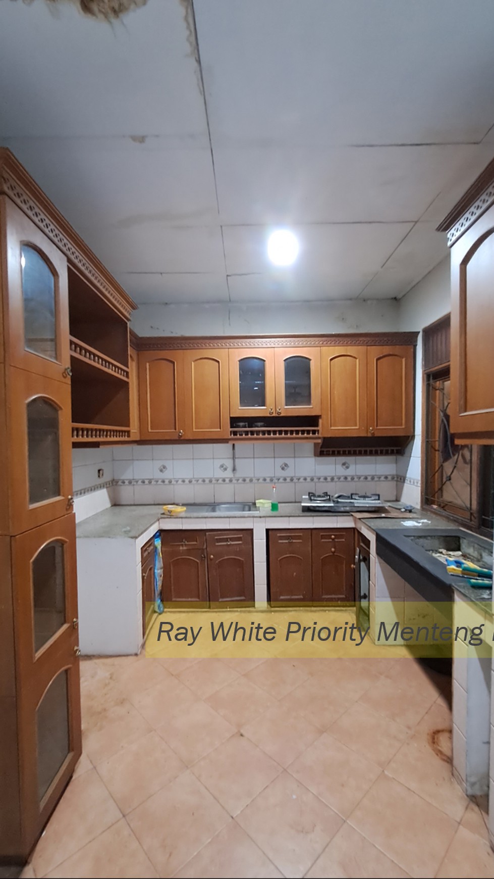 Rumah 2 Lantai Hook Dalam Komplek dengan Lokasi yang Strategis, Nusa Loka BSD, Tangerang Selatan