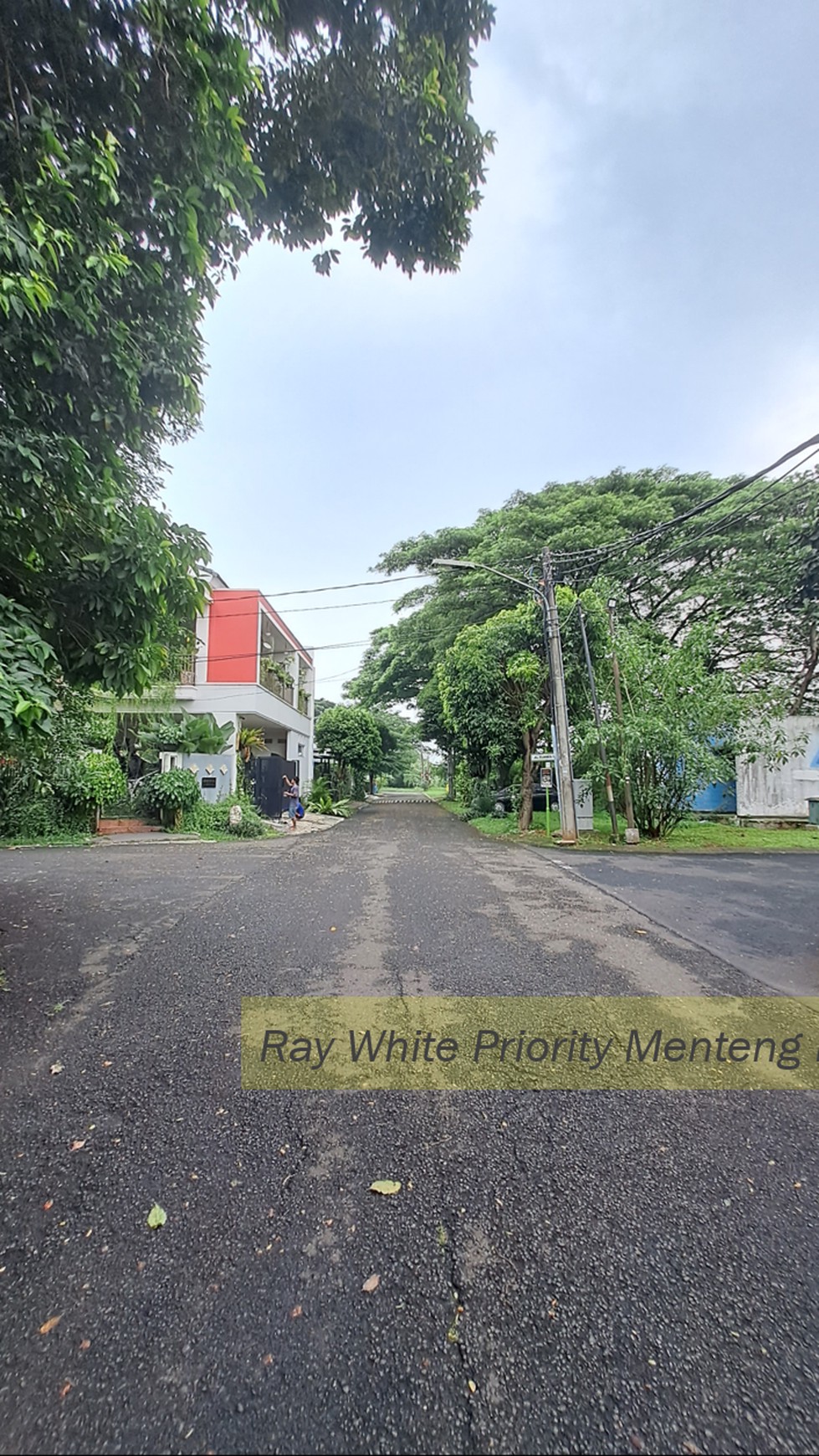 Rumah 2 Lantai Hook Dalam Komplek dengan Lokasi yang Strategis, Nusa Loka BSD, Tangerang Selatan