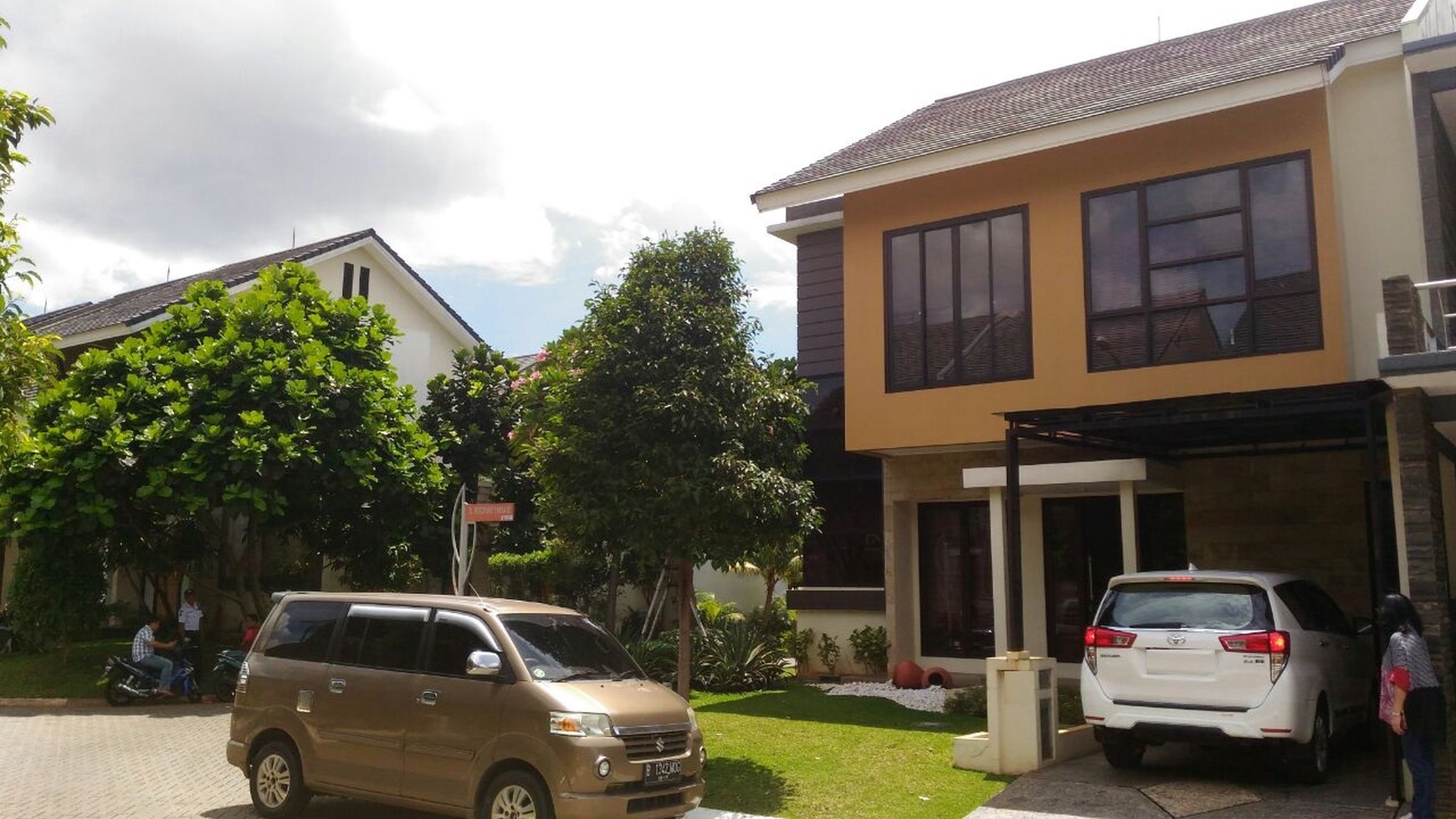 Rumah siap huni,dalam cluster,bagus, sektor 9 bintaro jaya.