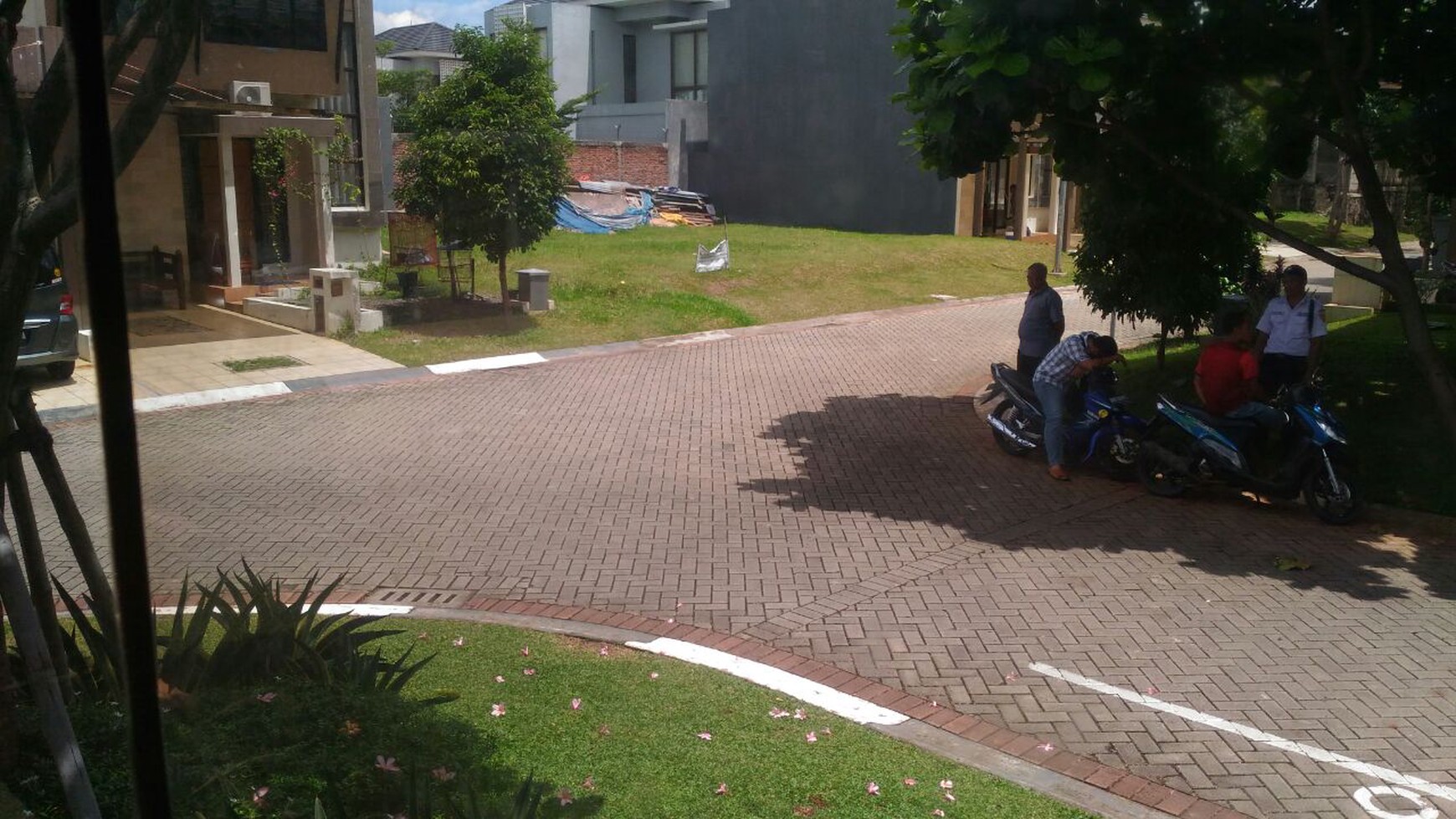 Rumah siap huni,dalam cluster,bagus, sektor 9 bintaro jaya.