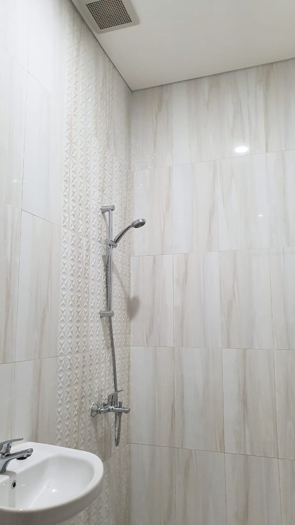 Rumah Baru Diarea Cluster Pangkalan Jati Akses Toll Deseri&JORR 