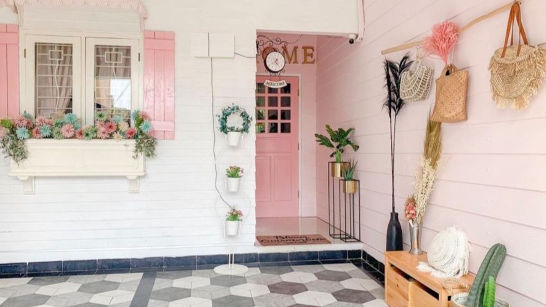 Rumah Modern Clasic 3Lantai Saja Dekat Akses Tol Diarea Bintaro 