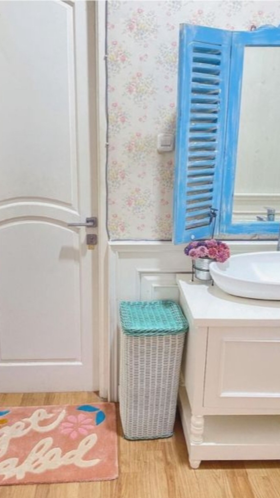 Rumah Modern Clasic 3Lantai Saja Dekat Akses Tol Diarea Bintaro 