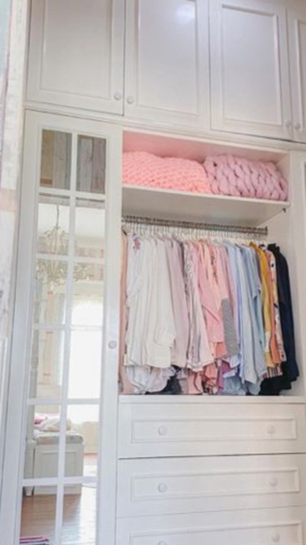 Rumah Modern Clasic 3Lantai Saja Dekat Akses Tol Diarea Bintaro 