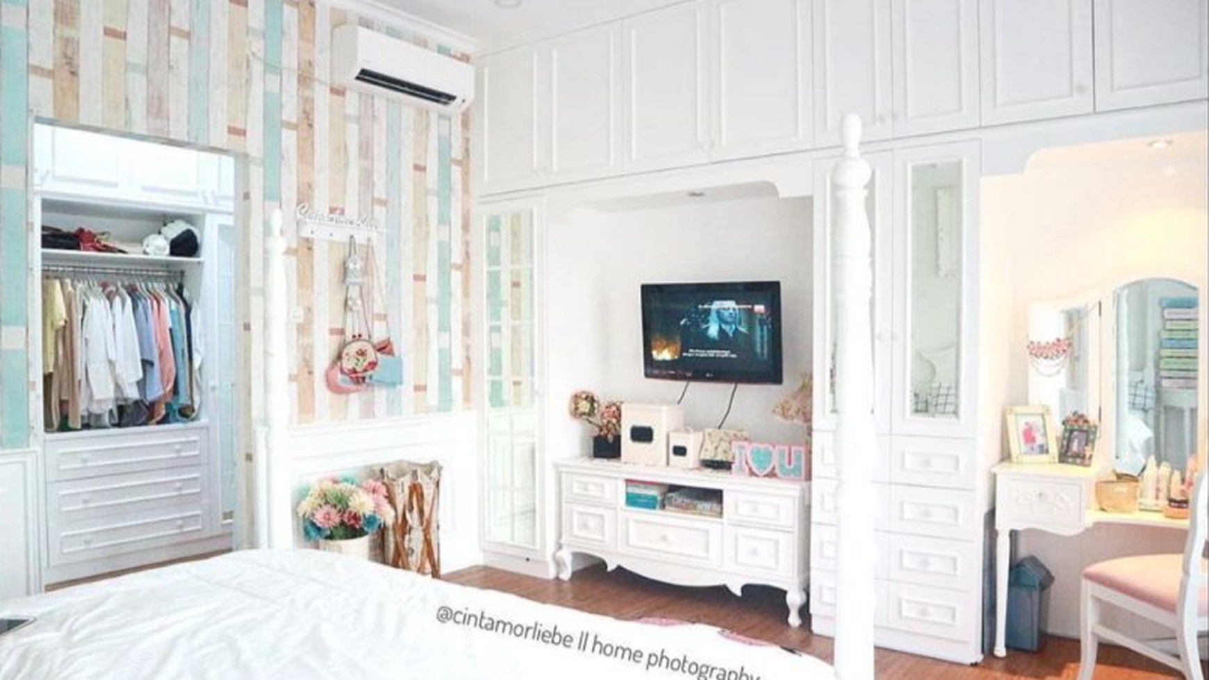 Rumah Modern Clasic 3Lantai Saja Dekat Akses Tol Diarea Bintaro 