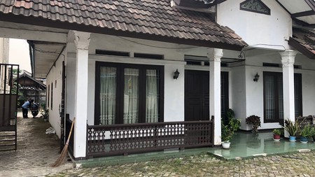 Rumah Luas Dekat Pusat Bisnis Cipadu & Akses Toll JORR Di Area Larangan Selatan