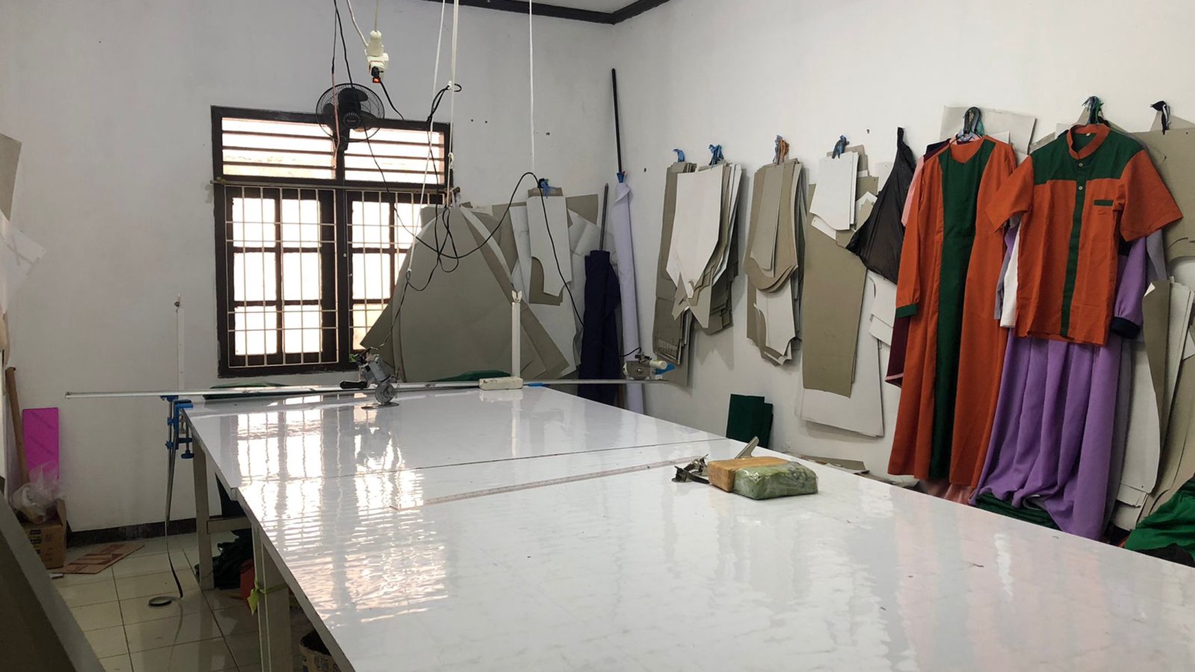 Rumah Luas Dekat Pusat Bisnis Cipadu & Akses Toll JORR Di Area Larangan Selatan