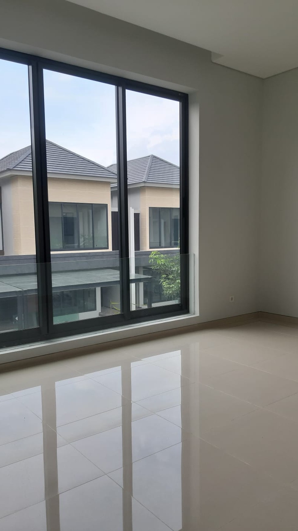 Rumah Bagus Di Discovery Amore Bintaro Sektor 9